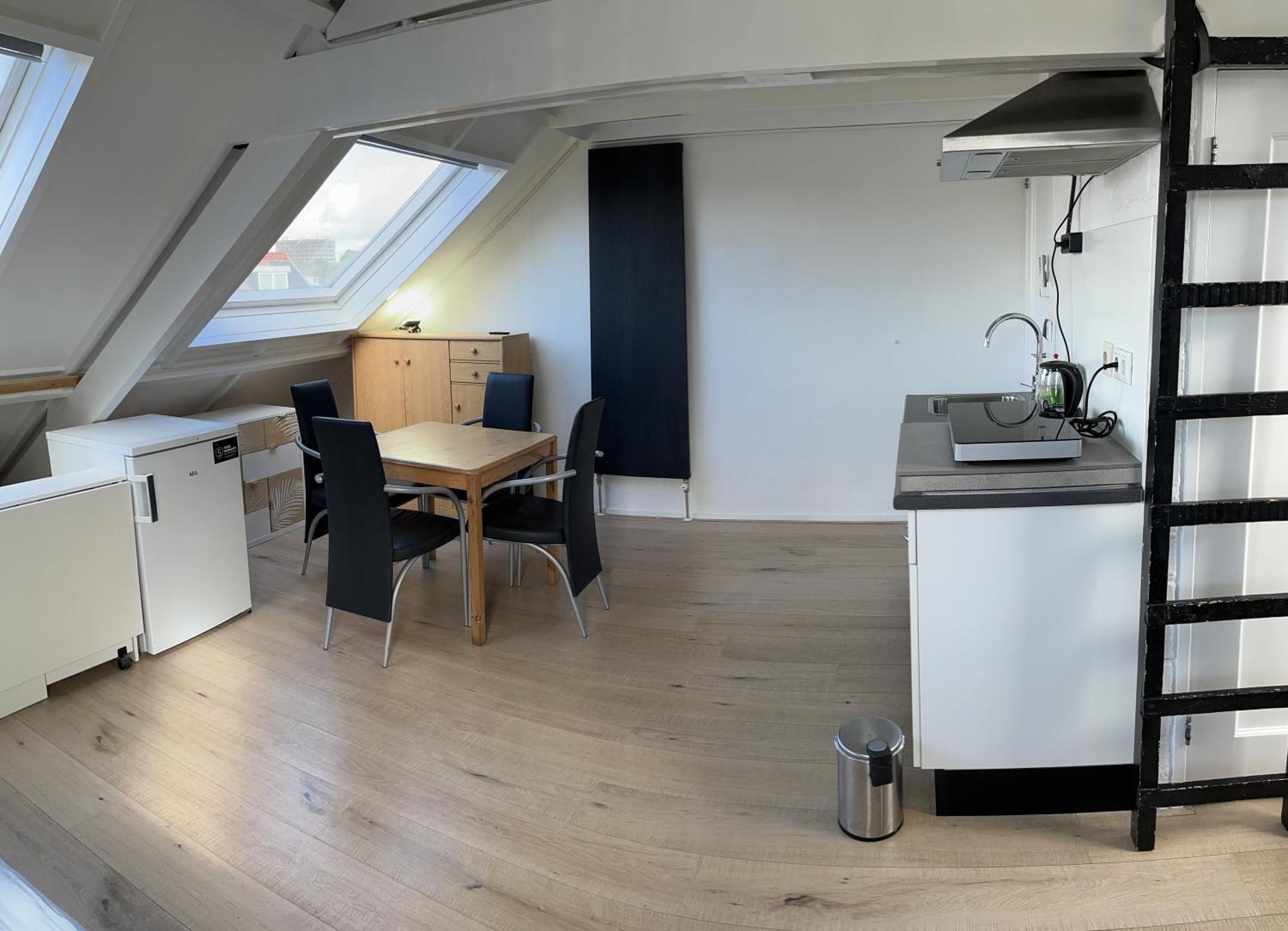 Zolderstudio Dichtbij Goffert Met Eigen Badkamer En Wc, Eigen Keuken, Eigen Ingang Nijmegen Exteriér fotografie