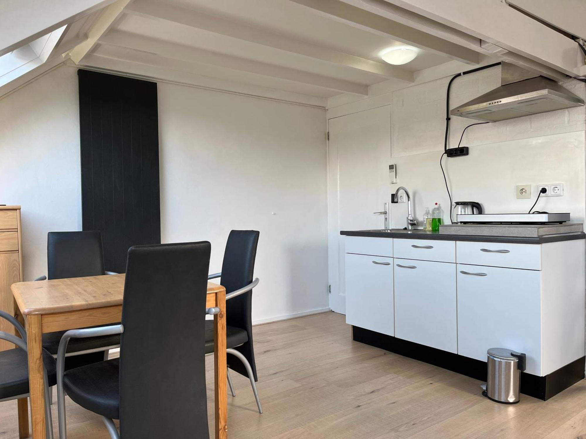 Zolderstudio Dichtbij Goffert Met Eigen Badkamer En Wc, Eigen Keuken, Eigen Ingang Nijmegen Exteriér fotografie
