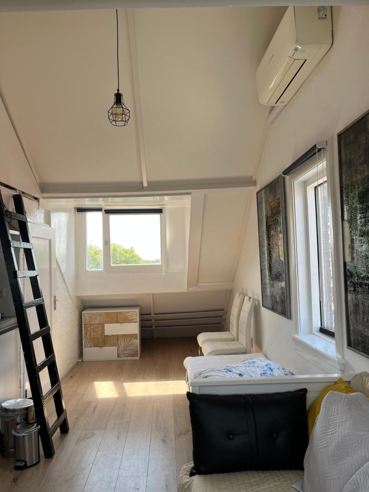 Zolderstudio Dichtbij Goffert Met Eigen Badkamer En Wc, Eigen Keuken, Eigen Ingang Nijmegen Exteriér fotografie